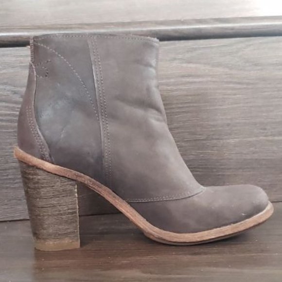 Timberland Brown Ankle Boots - Picture 9 of 12